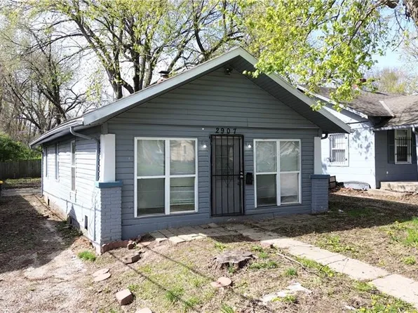 2907 E 61st St, Kansas City, MO 64130