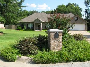 19470 Sandhill Ln, Flint, TX 75762