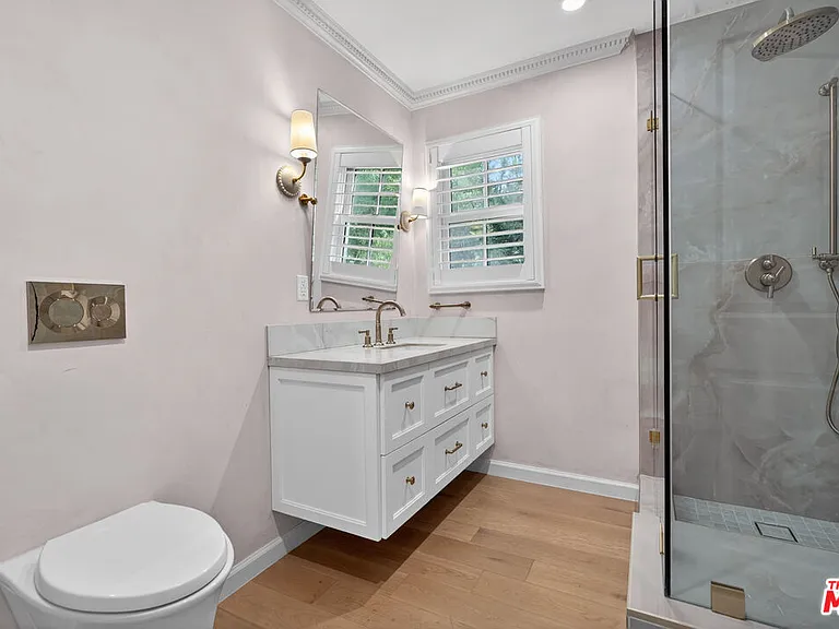 462 Warner Ave — Photo 50