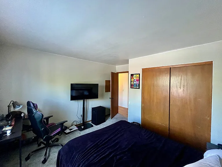 N114W15846 Sylvan Cir — Photo 11