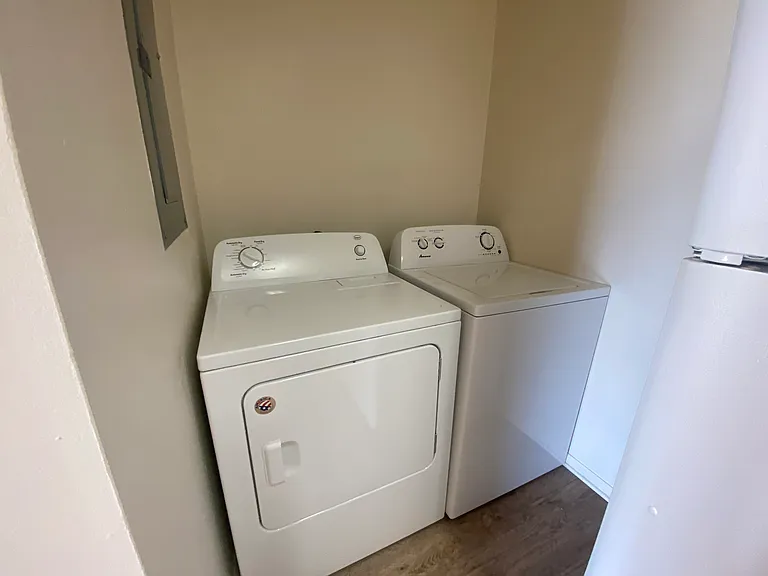 County Green Apartments — Photo 53