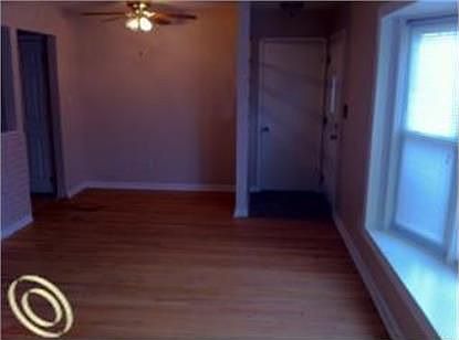 3rd image of 623 Deering St