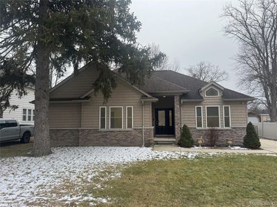 7949 Church Rd, Grosse Ile, MI, 48138