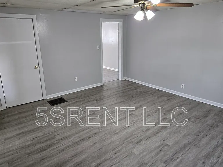 236 S Mary Ellen St #A — Photo 6