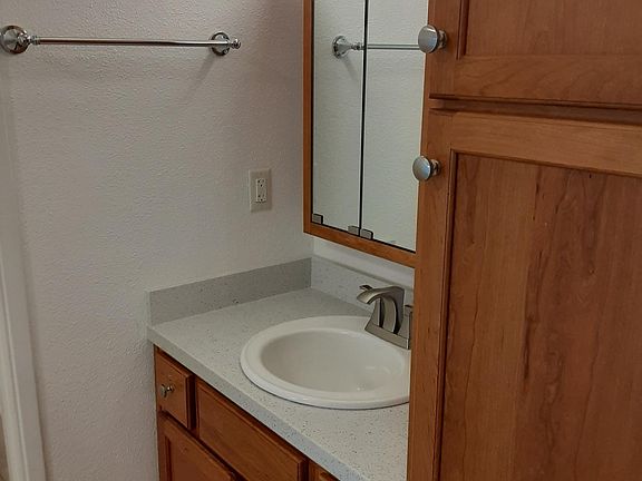 4th image of 950 Linden Ave APT 214