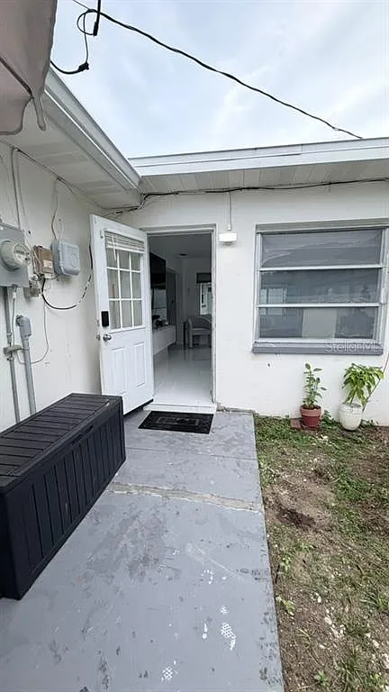 2 bed, 1.0 bath, 1076 sqft, $2,100 — Photo 2