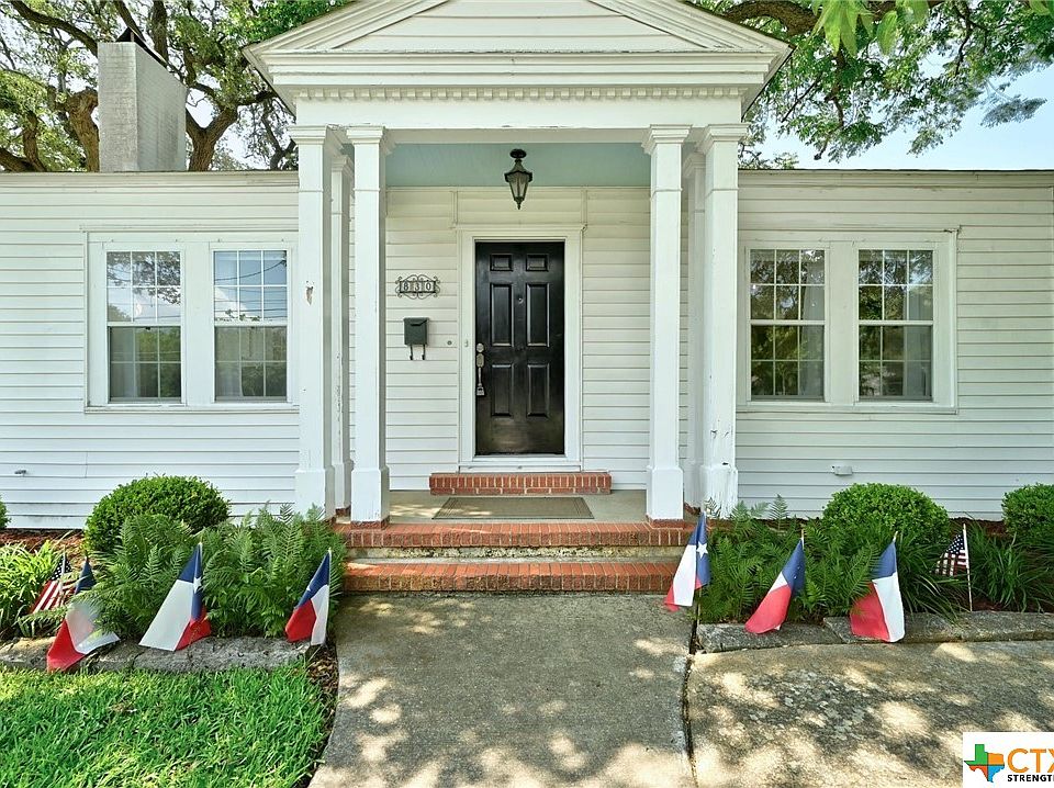 830 W San Antonio St, Lockhart, TX 78644 Zillow
