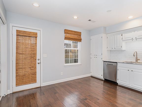 2nd image of 1018 Brentwood Point