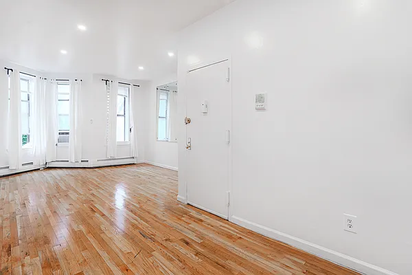 Rented by Compass | media 19