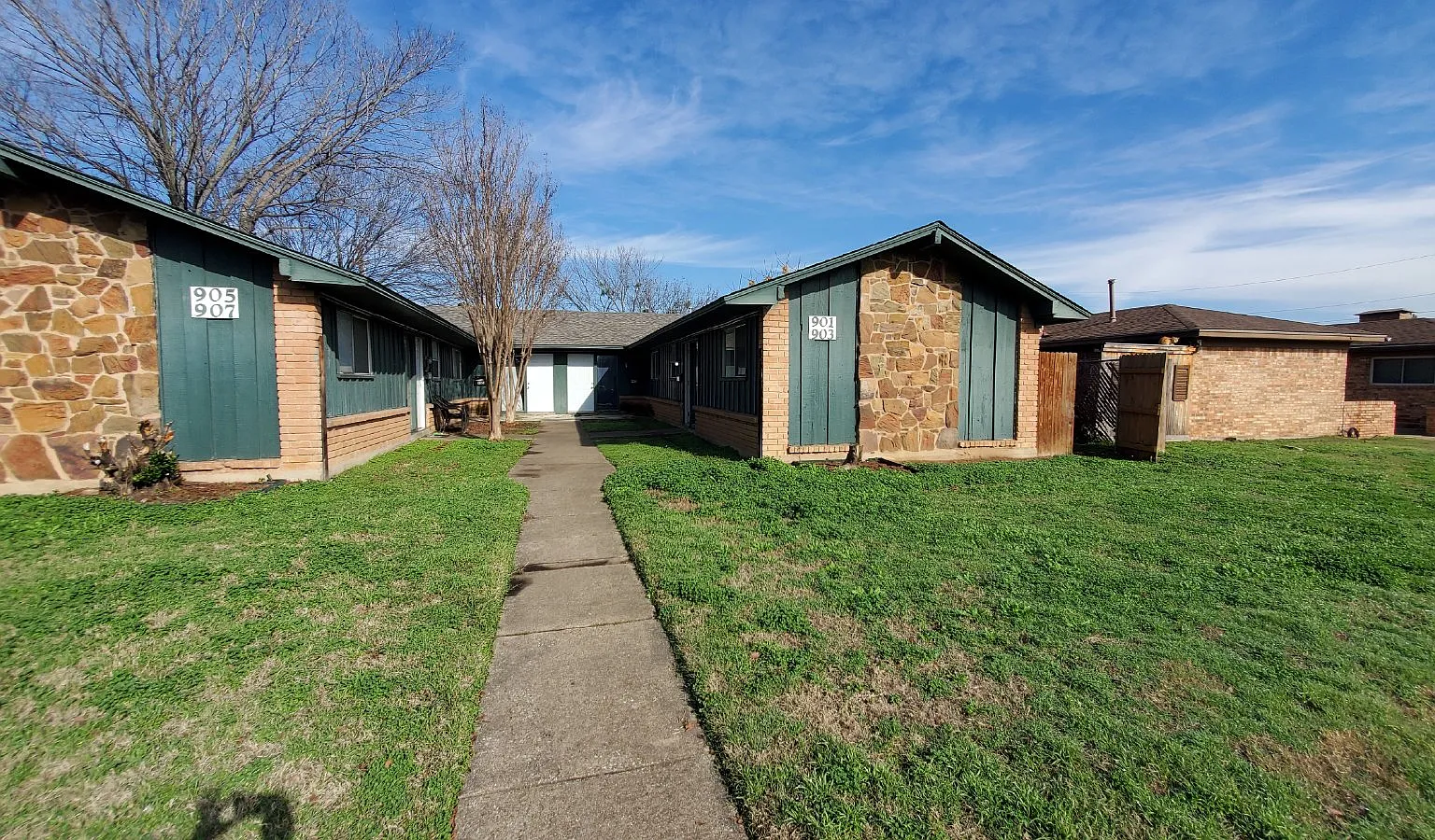 2 bed, 1.0 bath, 720 sqft, $1,345 — Photo 1