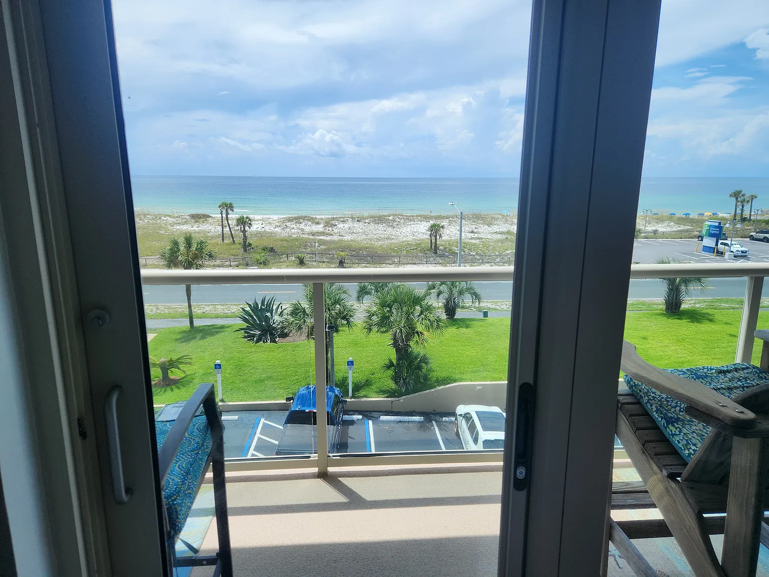 2 bed, 1280 sqft, $3,400 — Photo 3