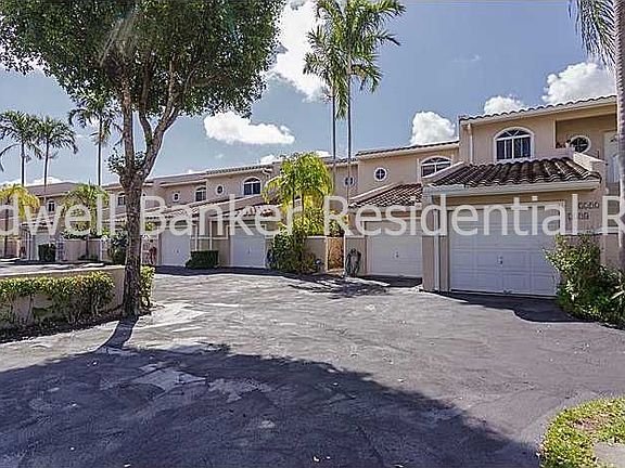 3rd image of 1292 NE 105th St #10
