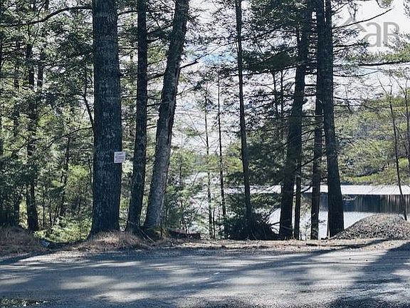 4th image of 351 Narrows Rd W