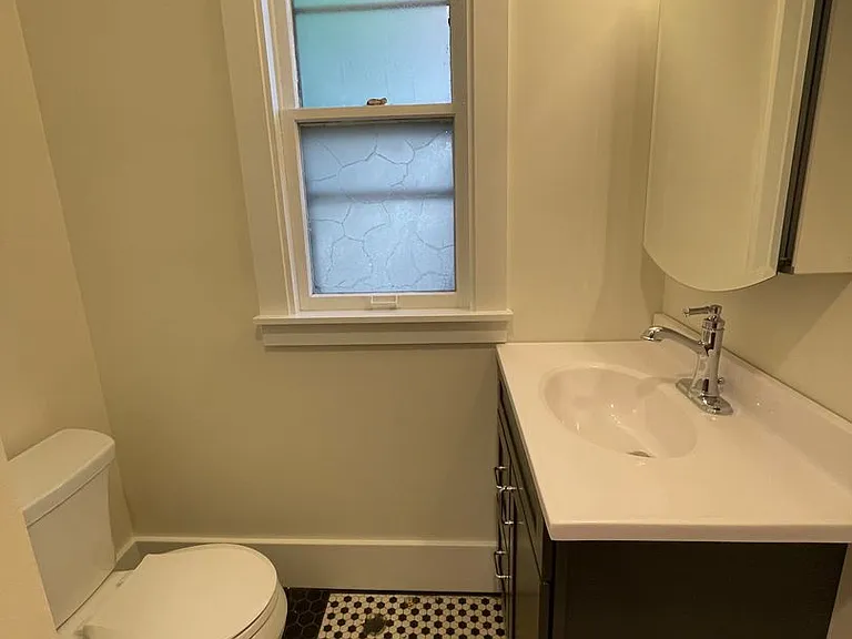 412 E William St — Photo 10