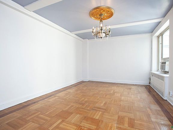 3rd image of 20 E 35th St APT 11L