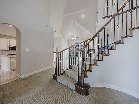 5th image of 1217 Hoyt Dr