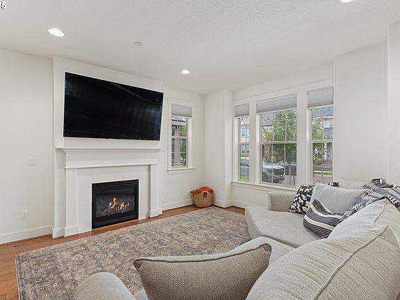 5th image of 28717 SW Finland Ave