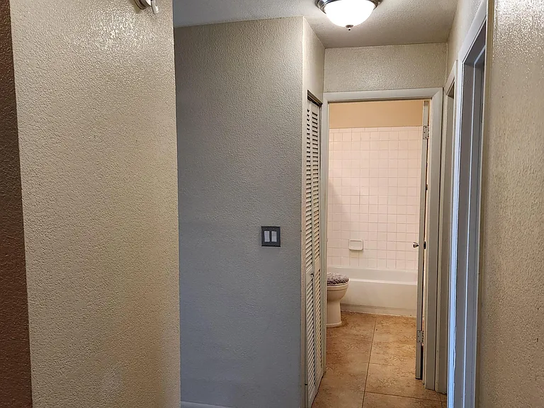 7550 N 12th St #226 — Photo 14