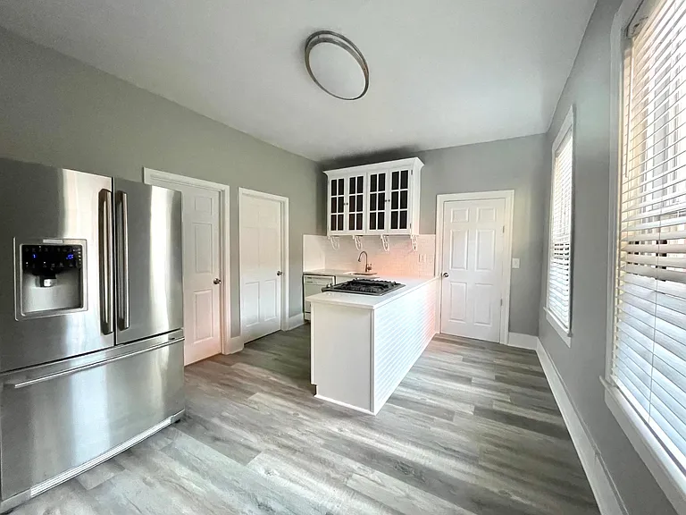 2045 W 38th St #D — Photo 3