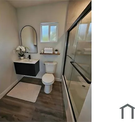15820 Haynes St — Photo 3