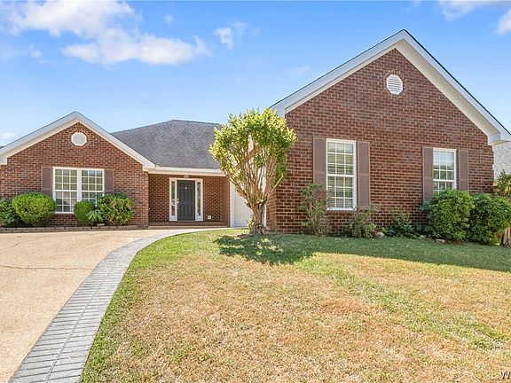 2nd image of 1423 Plantation Ln