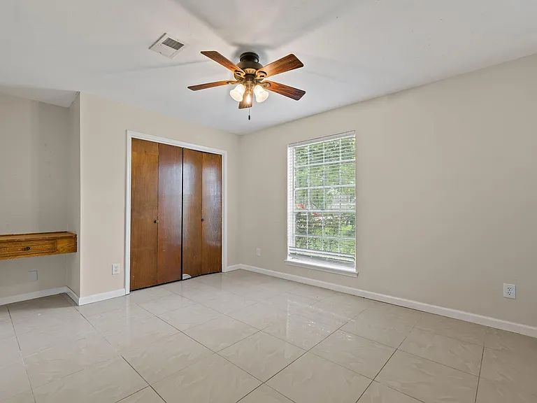 120 Texas Ave — Photo 25
