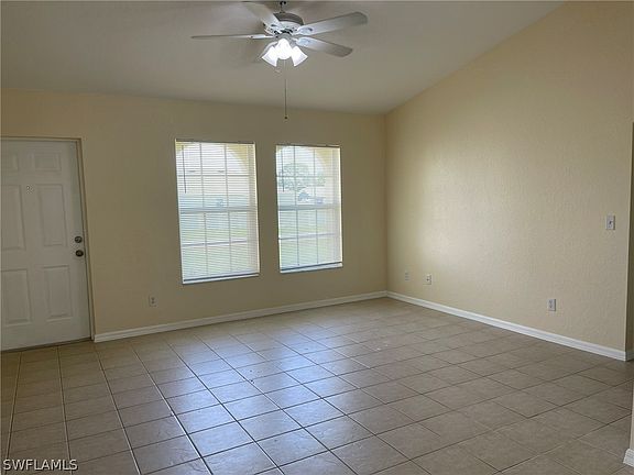4th image of 506 NE Van Loon Ln