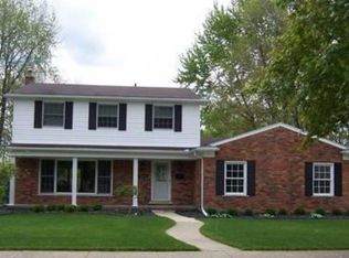 18512 Dogwood Ln, Fraser, MI 48026