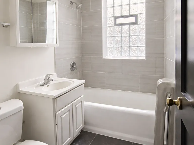 114 Clyde Ave — Photo 18
