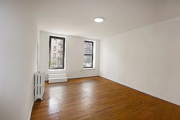 Rented by Jonis Realty | media 22