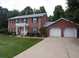56 Granada Cir, Parkersburg, WV 26104