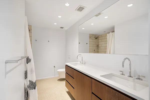 Rented by Compass | media 47