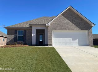 11400 Crystal Lake Dr, Gulfport, MS 39503
