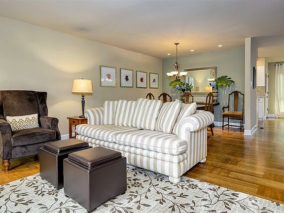 4th image of 418 Woodminster Dr