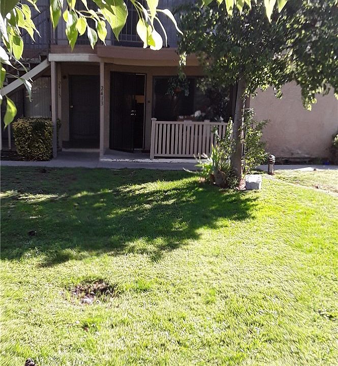 1st image of 2413 W Acacia Ave