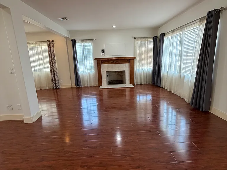 348 N Osborn Ave — Photo 4