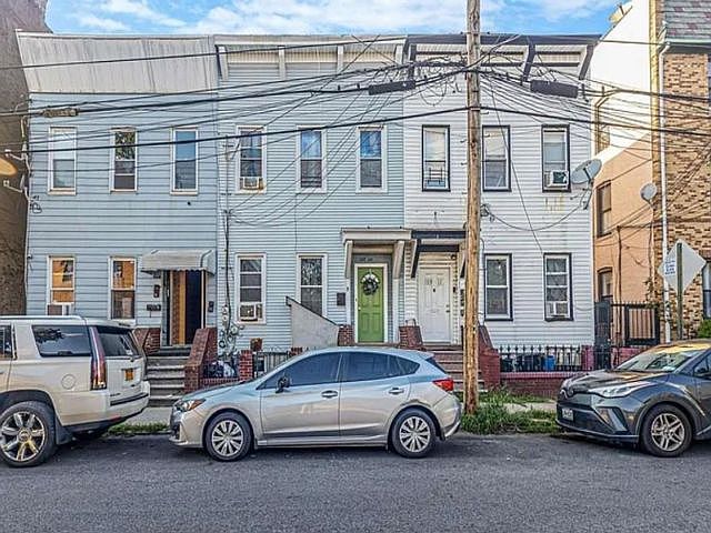 1st image of 10809 91st Ave