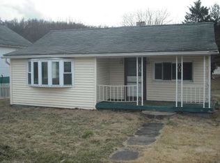 115 Shaffer Ave, Smock, PA 15480