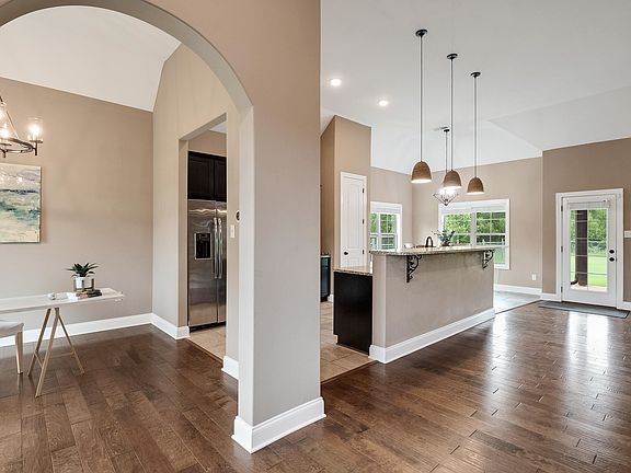 5th image of 10664 Rosemeade Cir W