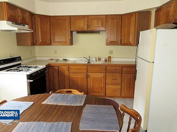 3rd image of 231 Lincoln Ln