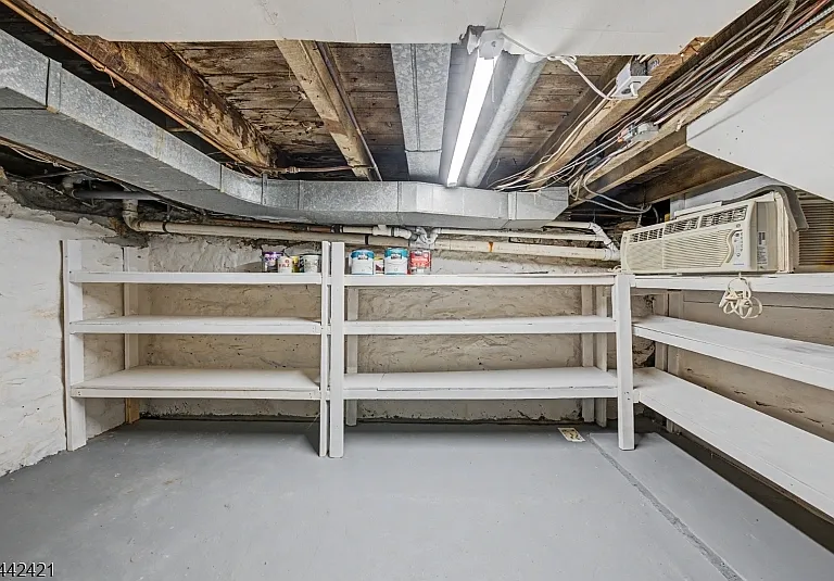 242 W Hanover Ave — Photo 18