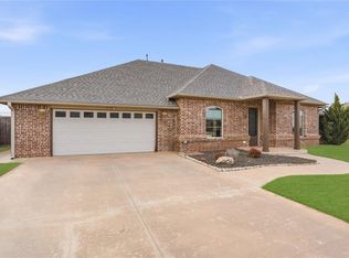 3713 Regal Dr, Altus, OK 73521