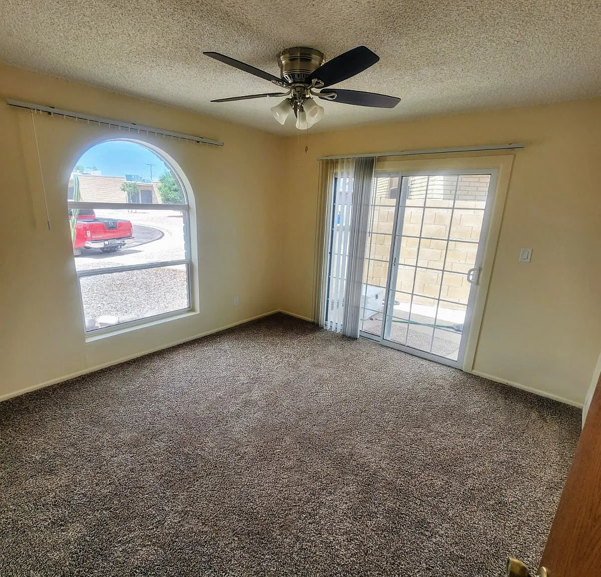 2 bed, 600 sqft, $1,200 — Photo 2