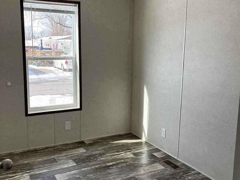 500 W Payton St #69 — Photo 4