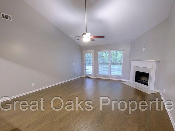 4th image of 108 Wellington Cir