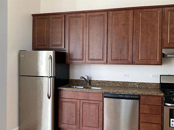 2nd image of 2559 W North Ave #2R