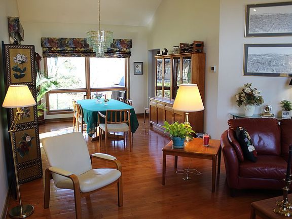 3rd image of 2088 Vina Ln