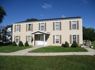 2308 Park Pl APT B, Sheboygan Fls, WI 53083