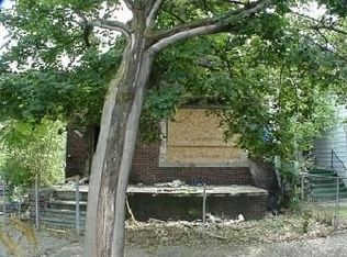 9370 Laura St, Detroit, MI 48214