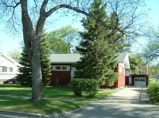 1825 12th Ave N, Grand Forks, ND 58203